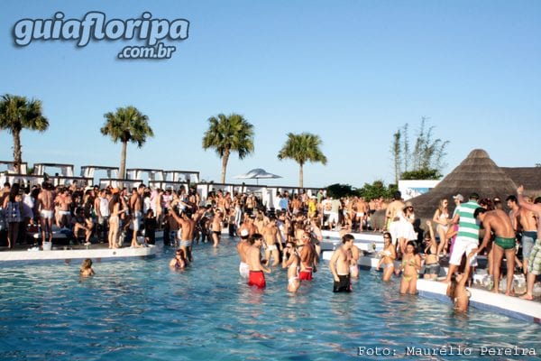 Beach Club na Praia de Jurerê Internacional - Galeria de Fotos