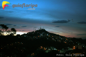 Morro da Cruz visto da Carvoeira